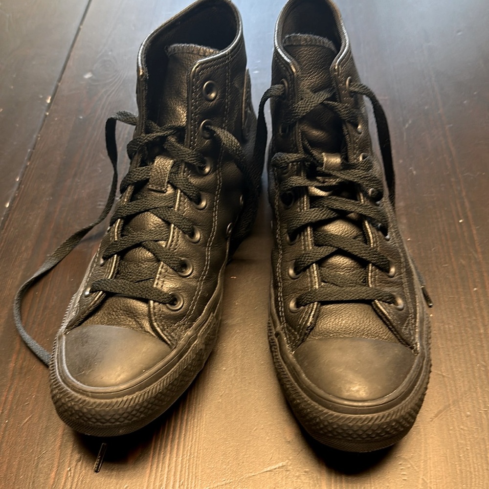 Classic black leather plai sneakers